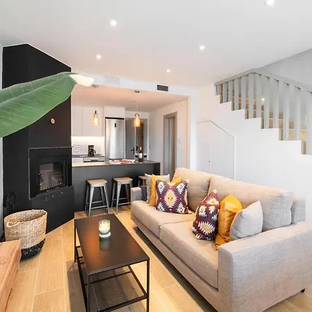 Beautifully Renovated 4 Bedroom + Kid's