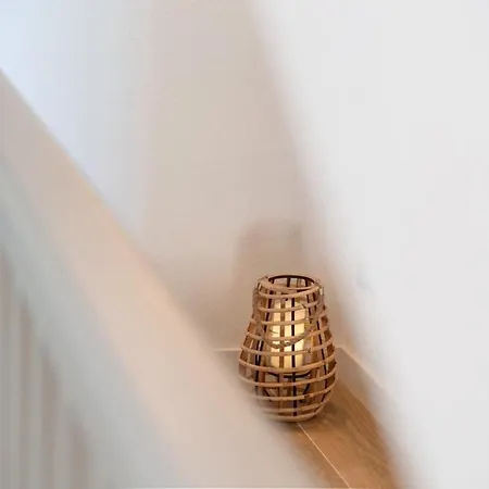 Beautifully Renovated 4 Bedroom + Kid's *