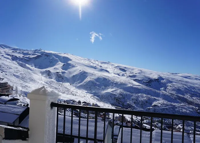 Beautifully Renovated 4 Bedroom + Kid's Sierra Nevada