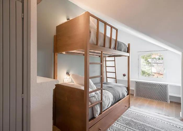 Beautifully Renovated 4 Bedroom + Kid's شاليه سْييرا نيفادا