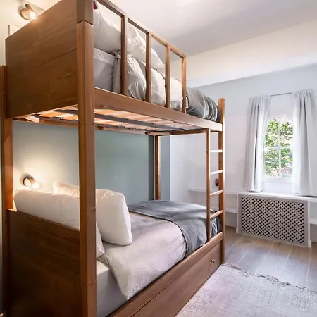 Beautifully Renovated 4 Bedroom + Kid's 시에라네바다