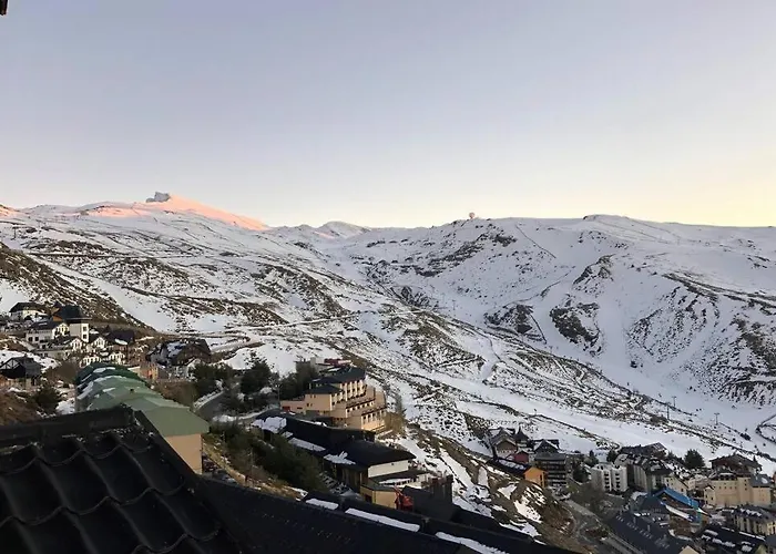 Chalet Beautifully Renovated 4 Bedroom + Kid's *