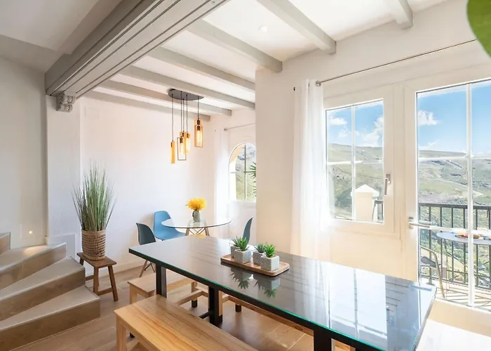 Beautifully Renovated 4 Bedroom + Kid's